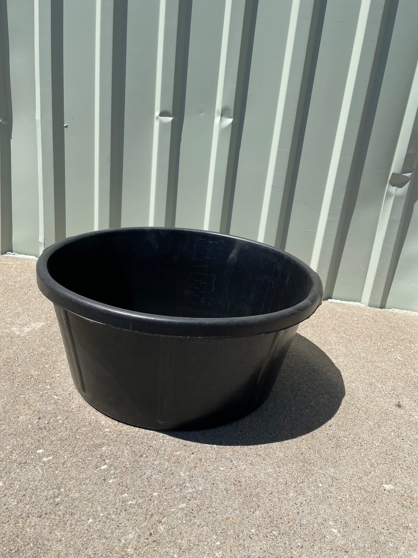 6.5 Gallon Black Rubber Pan